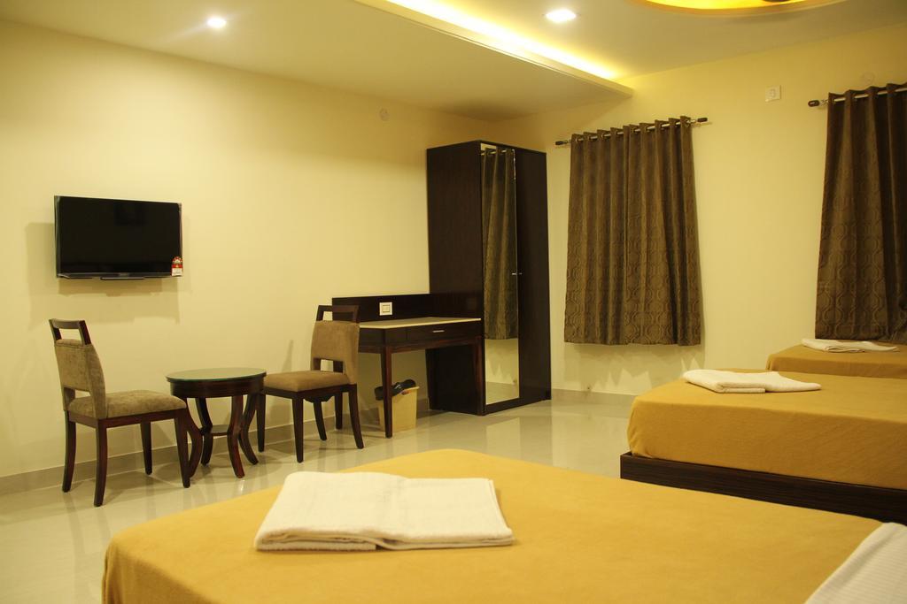 Hotel M.P Temples Inn Kumbakonam Phòng bức ảnh